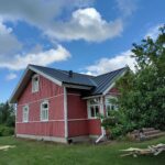 punainen talo kattoremontti